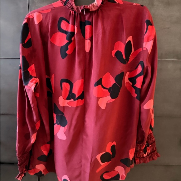 Akris Punto Red Floral Silk High Neck Ruffles Blouse size 12 - Picture 6 of 10